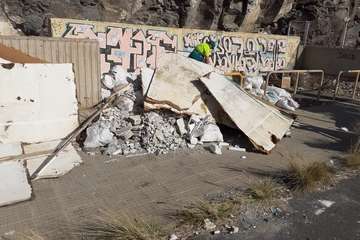 Limpieza retira 25.000 kilos de escombros ilegales de Jinámar (Foto TA)